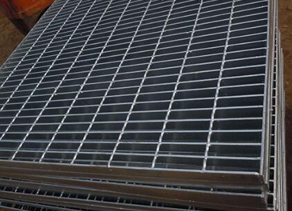 平臺鋼格板出現(xiàn)裂紋的原因