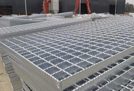 鋼格柵板在建筑用途中的性能和特點(diǎn)